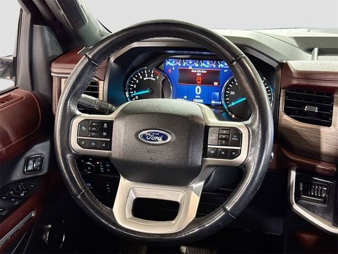 Used 2023 Ford Expedition Limited image 19