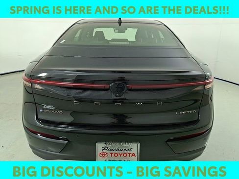 Used 2025 Toyota Crown Nightshade image 6