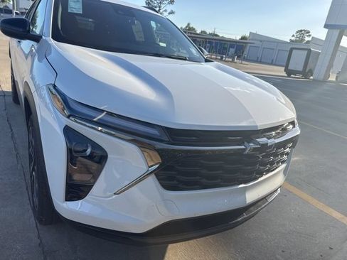 New 2026 Chevrolet Trax RS w/ Driver Confidence Package FWD image 2