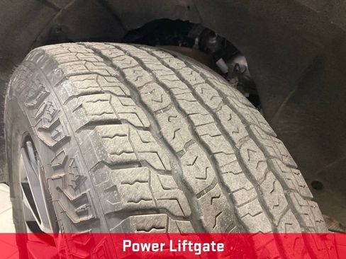 Used 2023 Chevrolet Tahoe Z71 w/ Luxury Package image 29