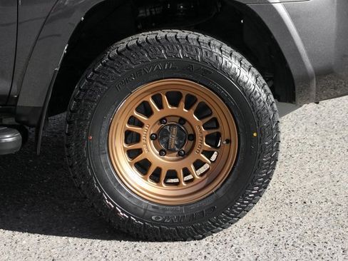 Used 2022 Toyota 4Runner SR5 image 40