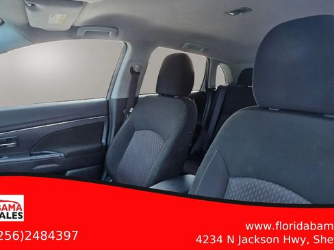 Used 2017 Mitsubishi Outlander Sport SE FWD image 16