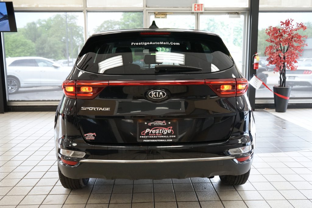 Used 2020 Kia Sportage LX AWD/4WD image 16