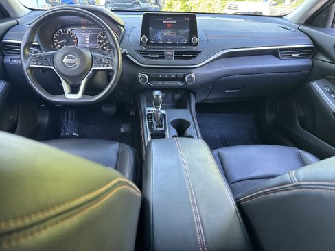 Used 2022 Nissan Altima 2.5 SR FWD image 9