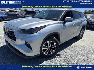 Used 2023 Toyota Highlander XLE FWD video 1