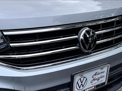 Used 2022 Volkswagen Tiguan SE image 31