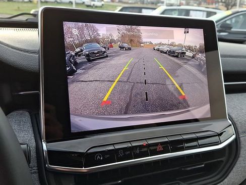 Used 2024 Jeep Compass Latitude image 19