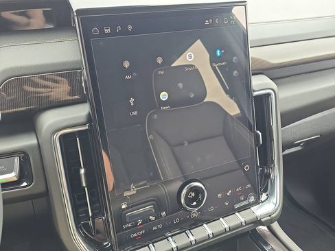 New 2026 GMC Yukon Elevation w/ Elevation Premium Package AWD/4WD image 22