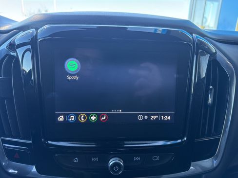 Used 2023 Chevrolet Traverse LT w/ Rear Camera Mirror Package image 25