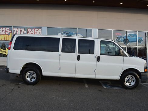 Used 2019 Chevrolet Express 3500 LT w/ LT Preferred Equipment Group image 8