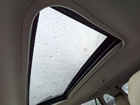 Used 2017 Subaru Outback 2.5i Limited image 16