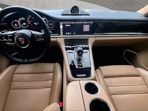 Used 2021 Porsche Panamera RWD image 13