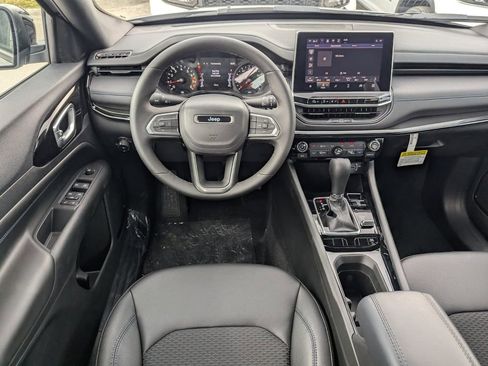 New 2026 Jeep Compass Latitude image 10