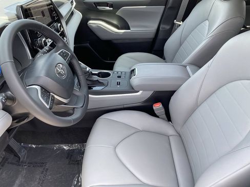 Certified 2026 Toyota Highlander XLE AWD/4WD image 22
