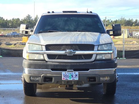Used 2004 Chevrolet Silverado 3500 LT w/ Heavy-Duty Power Package image 6