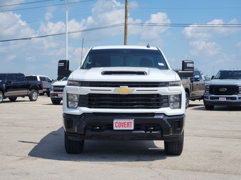 Used 2024 Chevrolet Silverado 2500 Custom w/ Custom Value Package AWD/4WD image 2