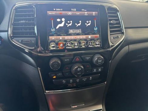 Used 2020 Jeep Grand Cherokee Altitude AWD/4WD image 37