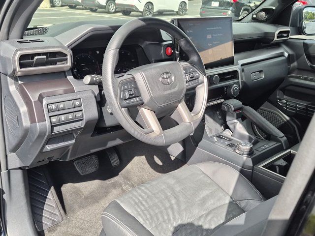 Used 2025 Toyota 4Runner TRD Off-Road Premium AWD/4WD image 4