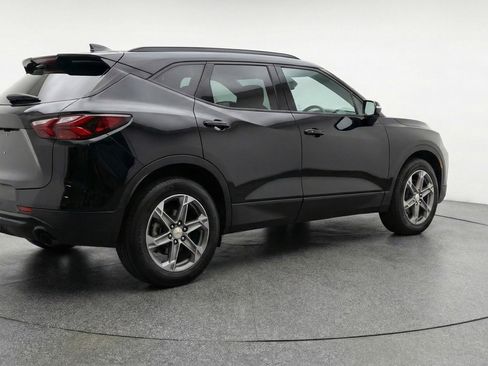 Used 2025 Chevrolet Blazer LT image 9