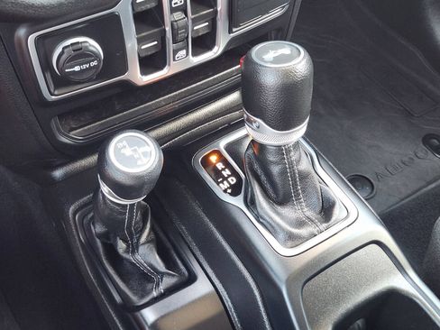 Used 2024 Jeep Wrangler Unlimited Sport AWD/4WD image 21