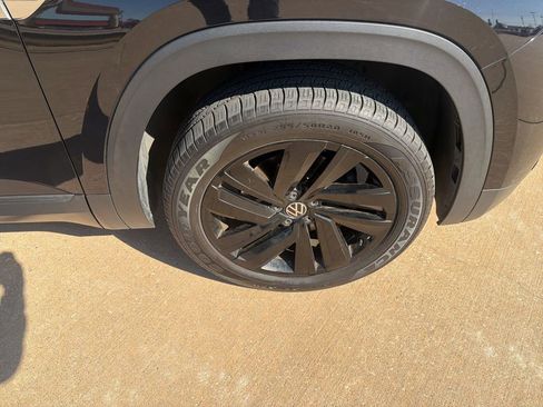 Used 2020 Volkswagen Atlas Cross Sport SE w/ Panoramic Sunroof Package image 29