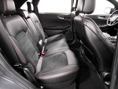 Used 2021 Ford Edge ST-Line w/ Cold Weather Package AWD/4WD image 17