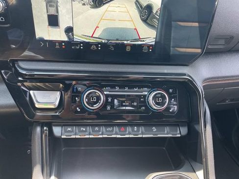 Used 2025 GMC Sierra 1500 AT4 w/ AT4 Premium Package AWD/4WD image 27