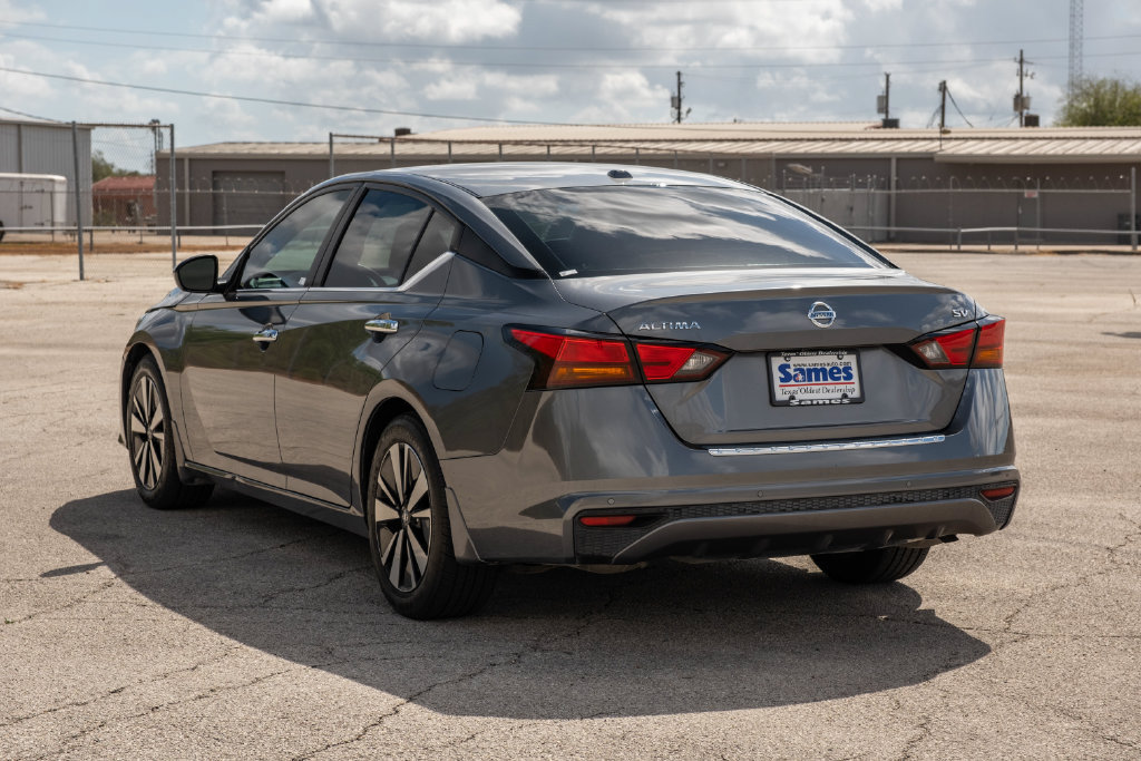 Used 2022 Nissan Altima 2.5 SV FWD image 6