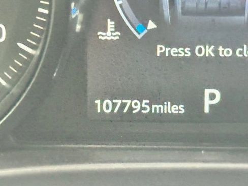 Used 2018 Jaguar F-PACE R-Sport image 15