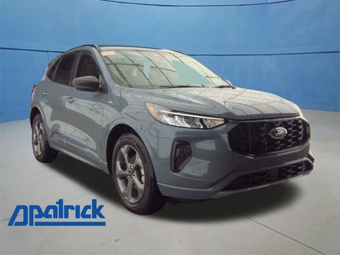 Used 2023 Ford Escape ST-Line w/ Tech Pack #1 AWD/4WD image 1