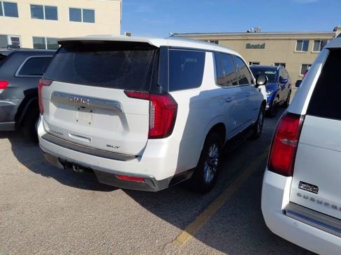 Used 2022 GMC Yukon SLT image 2