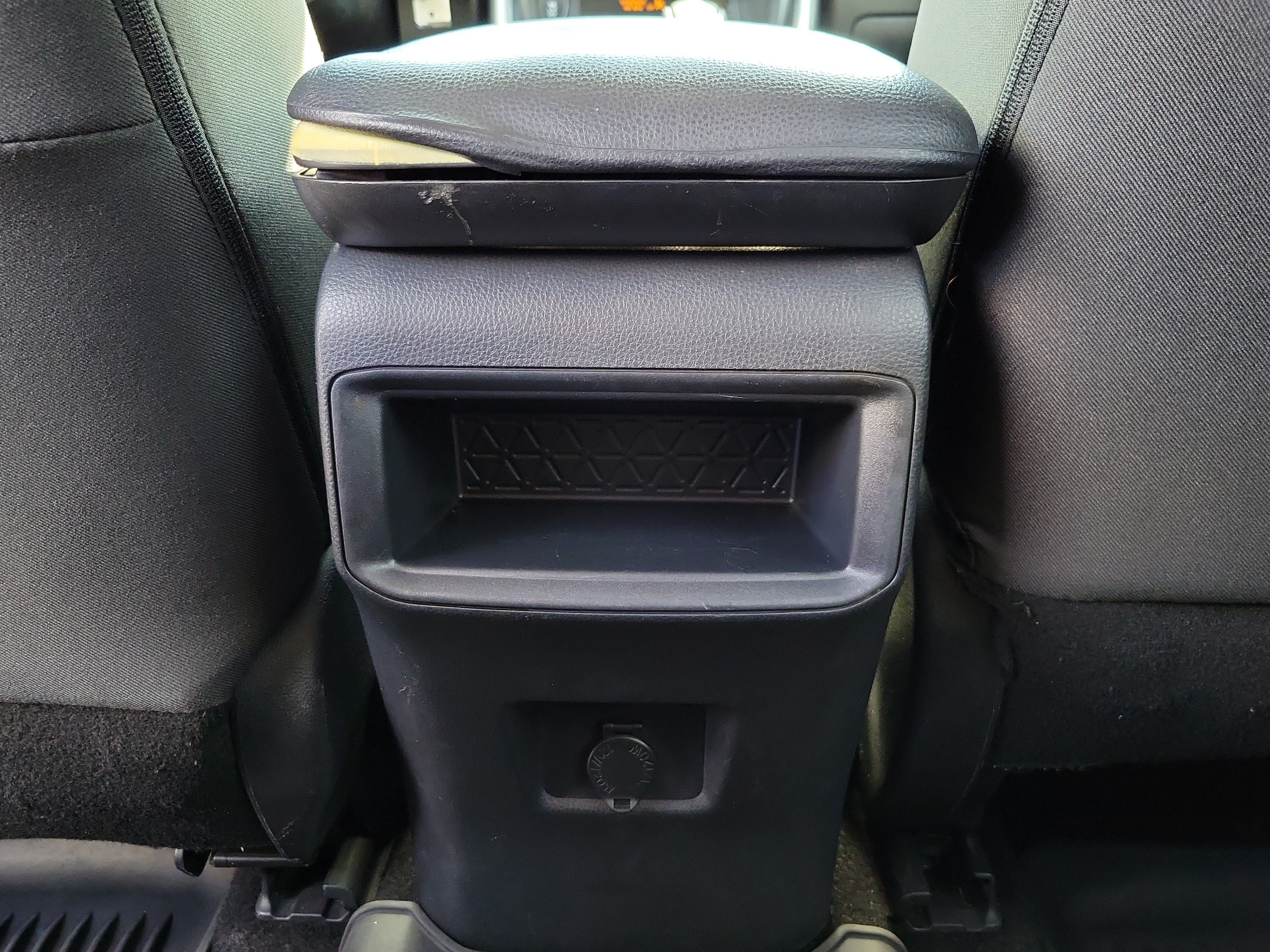 Used 2019 Toyota RAV4 LE FWD image 22