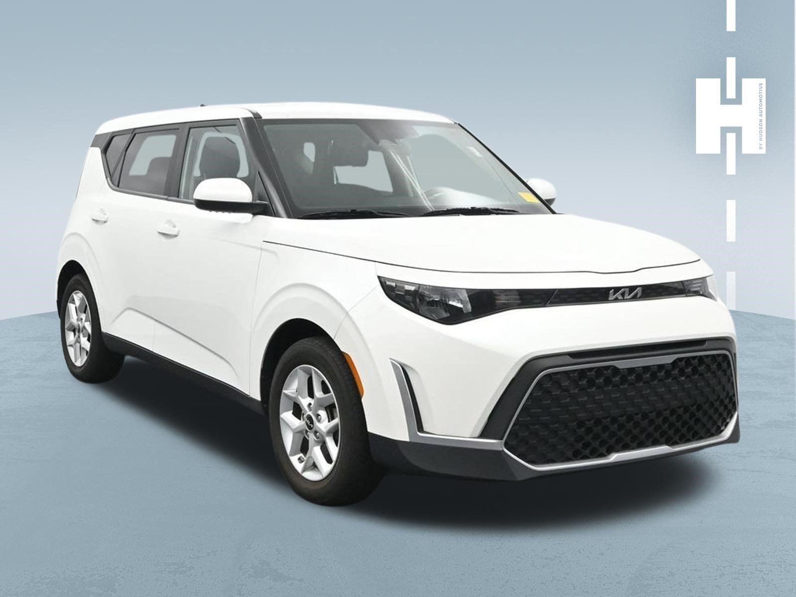 Used 2023 Kia Soul LX w/ Option Group 015 FWD image 3