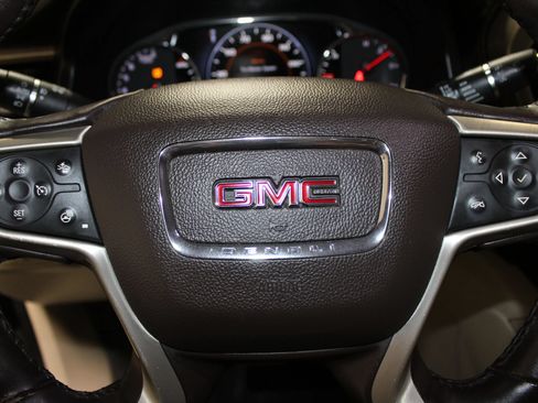 Used 2017 GMC Acadia Denali w/ Technology Package AWD/4WD image 21