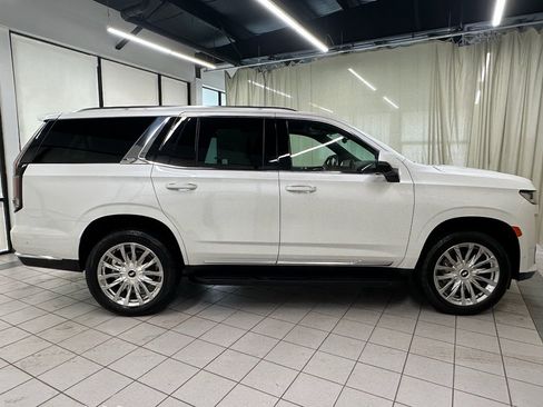 Used 2023 Cadillac Escalade Premium Luxury image 3