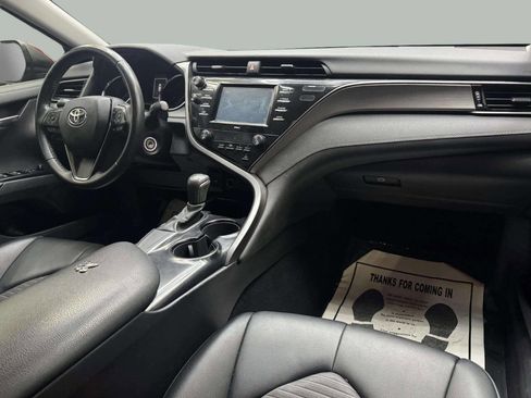 Used 2020 Toyota Camry SE image 7