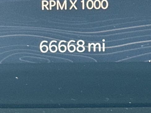 Used 2023 Jeep Grand Cherokee Limited w/ Luxury Tech Group II image 30