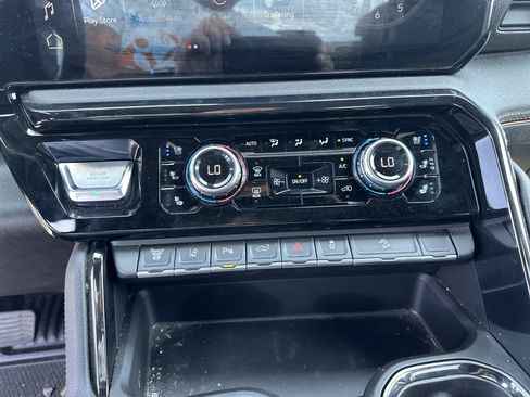 Used 2025 GMC Sierra 2500 AT4 AWD/4WD image 26