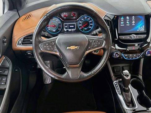 Used 2017 Chevrolet Cruze Premier w/ Enhanced Convenience Package FWD image 18