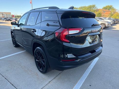 Used 2024 GMC Terrain SLE w/ Driver Convenience Package AWD/4WD image 5