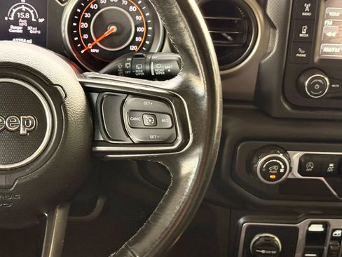 Used 2018 Jeep Wrangler Unlimited Sport S image 32