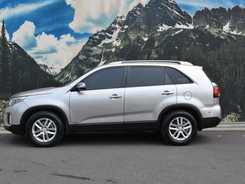 Used 2015 Kia Sorento LX AWD/4WD image 7