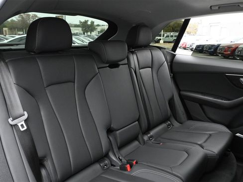 Used 2022 Audi Q8 Premium Plus image 20