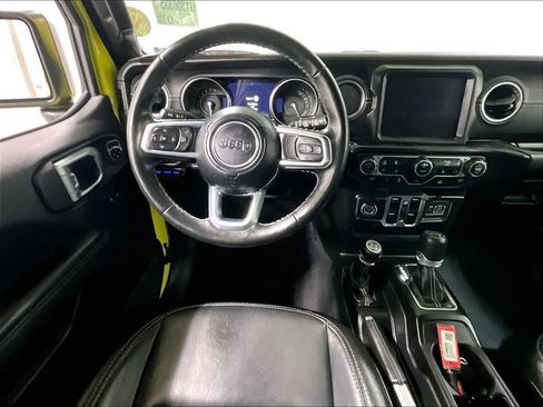 Used 2022 Jeep Wrangler Unlimited Sahara w/ Cold Weather Group AWD/4WD image 17