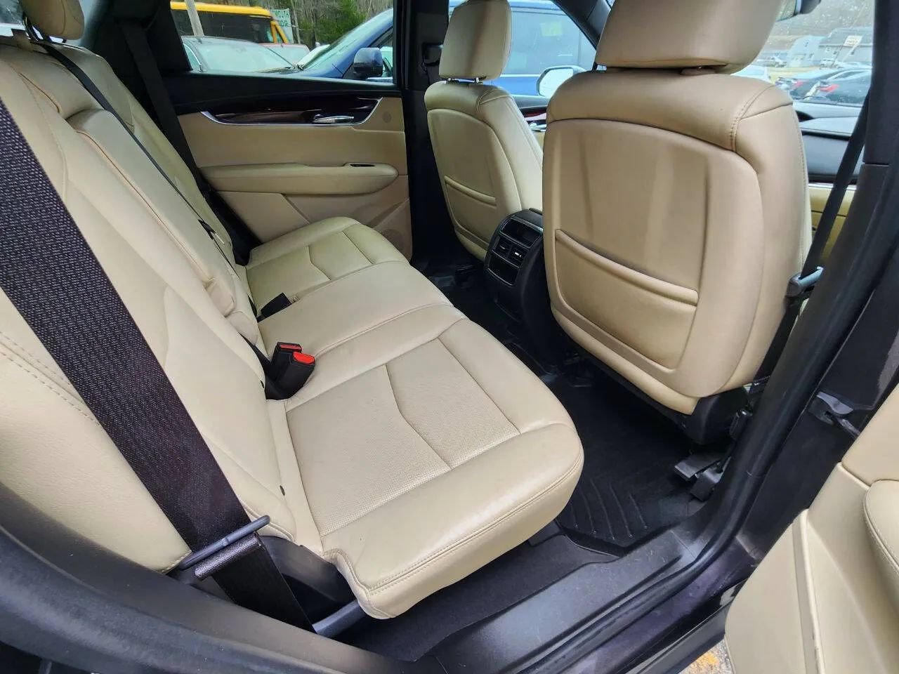 Used 2017 Cadillac XT5 Luxury w/ Driver Awareness Package AWD/4WD image 15