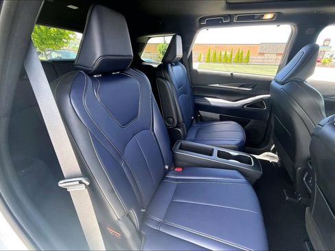 Certified 2026 INFINITI QX60 Sport w/ Dark Cargo Package AWD/4WD image 30