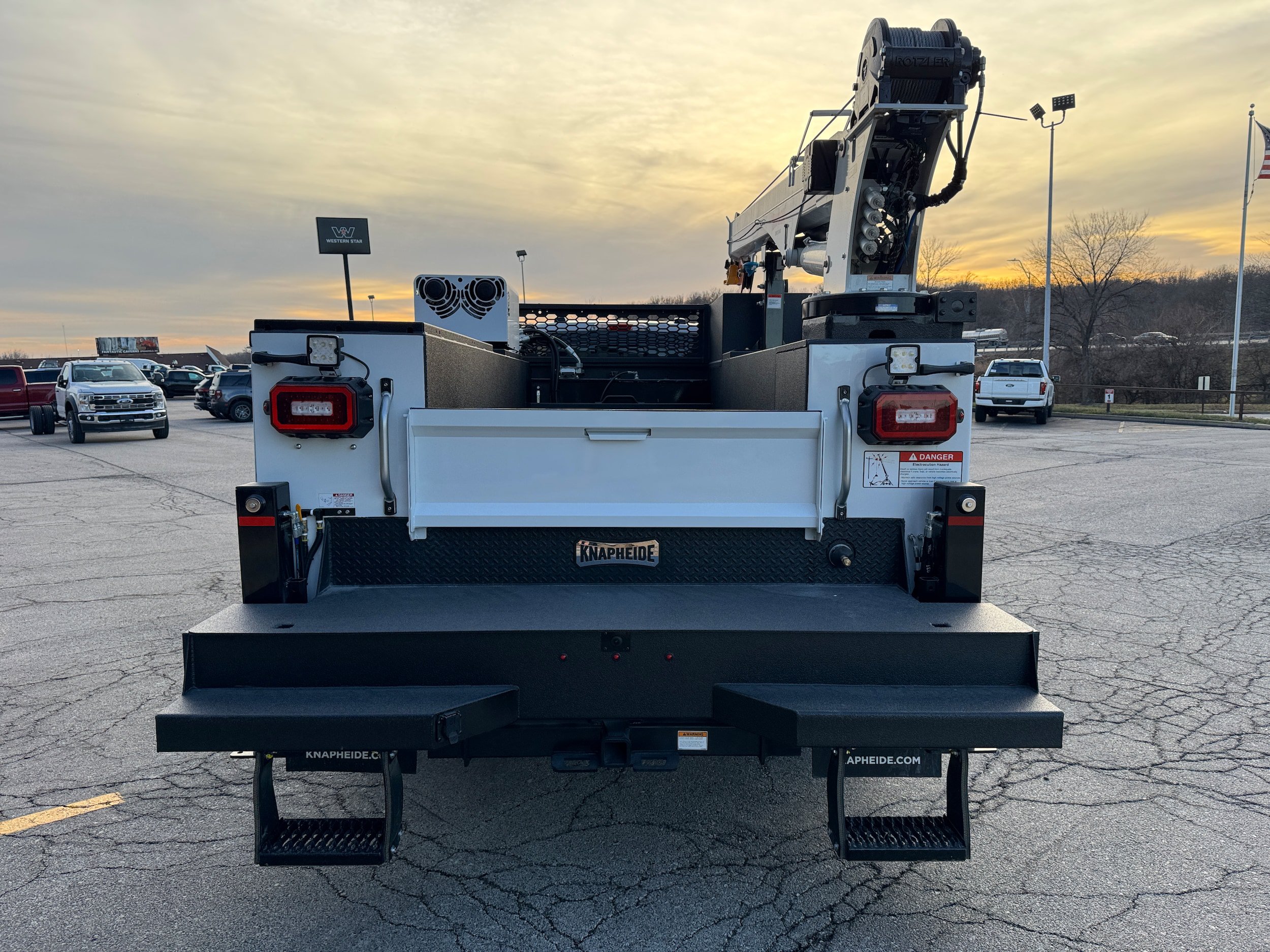 New 2026 Ford F550 4x4 Supercab Super Duty w/ XLT Value Package image 10
