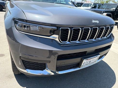 Used 2025 Jeep Grand Cherokee L Laredo AWD/4WD image 10