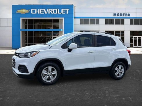 Used 2021 Chevrolet Trax LT w/ Driver Confidence Package FWD image 1
