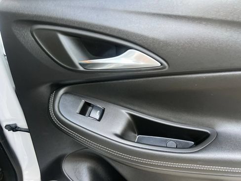 Used 2024 Buick Encore GX Sport Touring FWD image 31